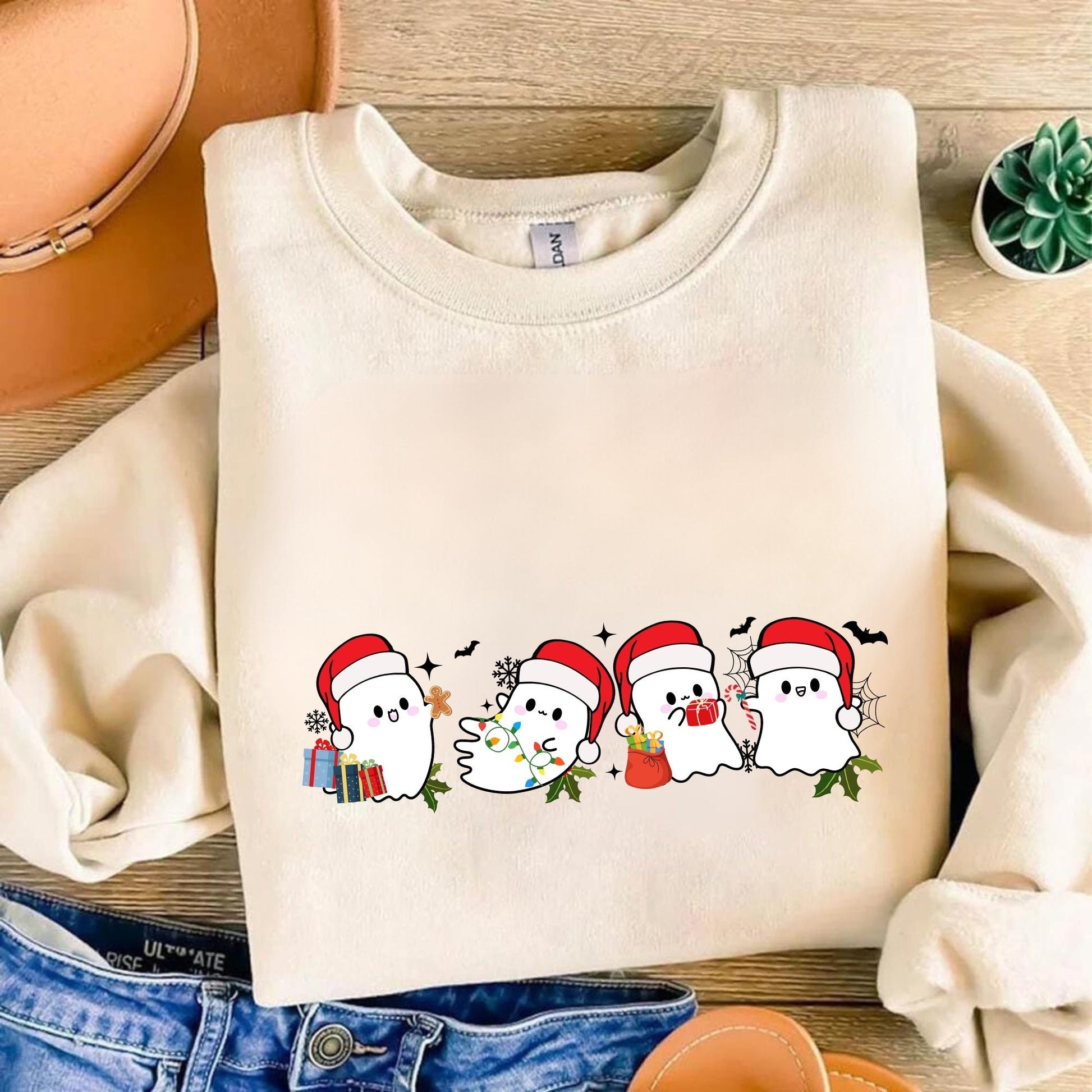 Cute Christmas Ghost - Merry Christmas - Holiday Gift - Ghost with gift