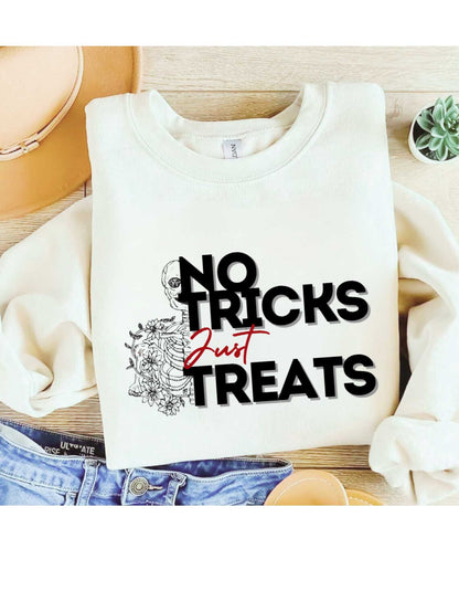 No Tricks Just Treats Halloween Shirt T-Shirt - Trendy Halloween Tshirt Print
