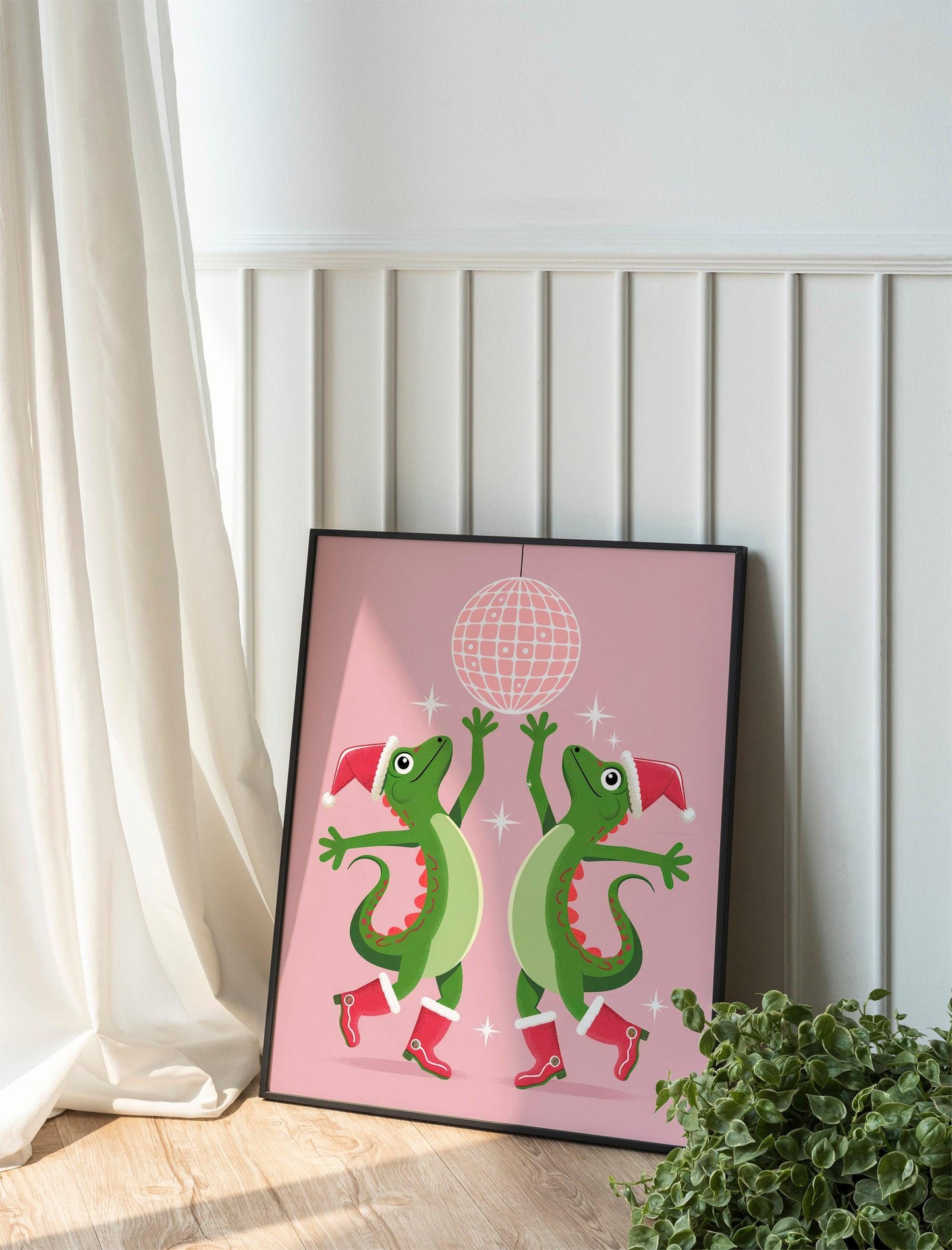 Howdy Partner Frog Art Print, Dancing Frog Aesthetic Wall Art, Pink and Western Style Gallery Decor, Perfect Cowgirl Themed Home Art Print
